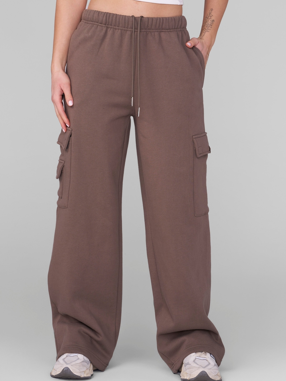 YoungLa Cargo Sweatpants in Brown Medium